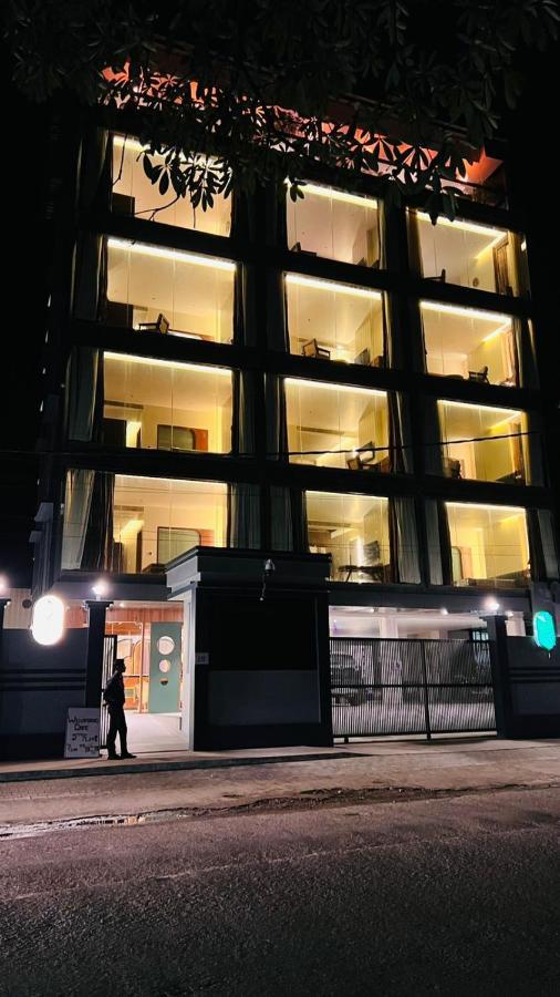 The Convoy Hotel ดิบรูการ์ ภายนอก รูปภาพ