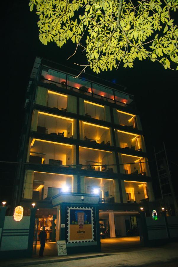 The Convoy Hotel ดิบรูการ์ ภายนอก รูปภาพ