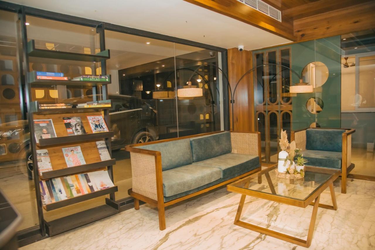 The Convoy Hotel ดิบรูการ์ ภายนอก รูปภาพ